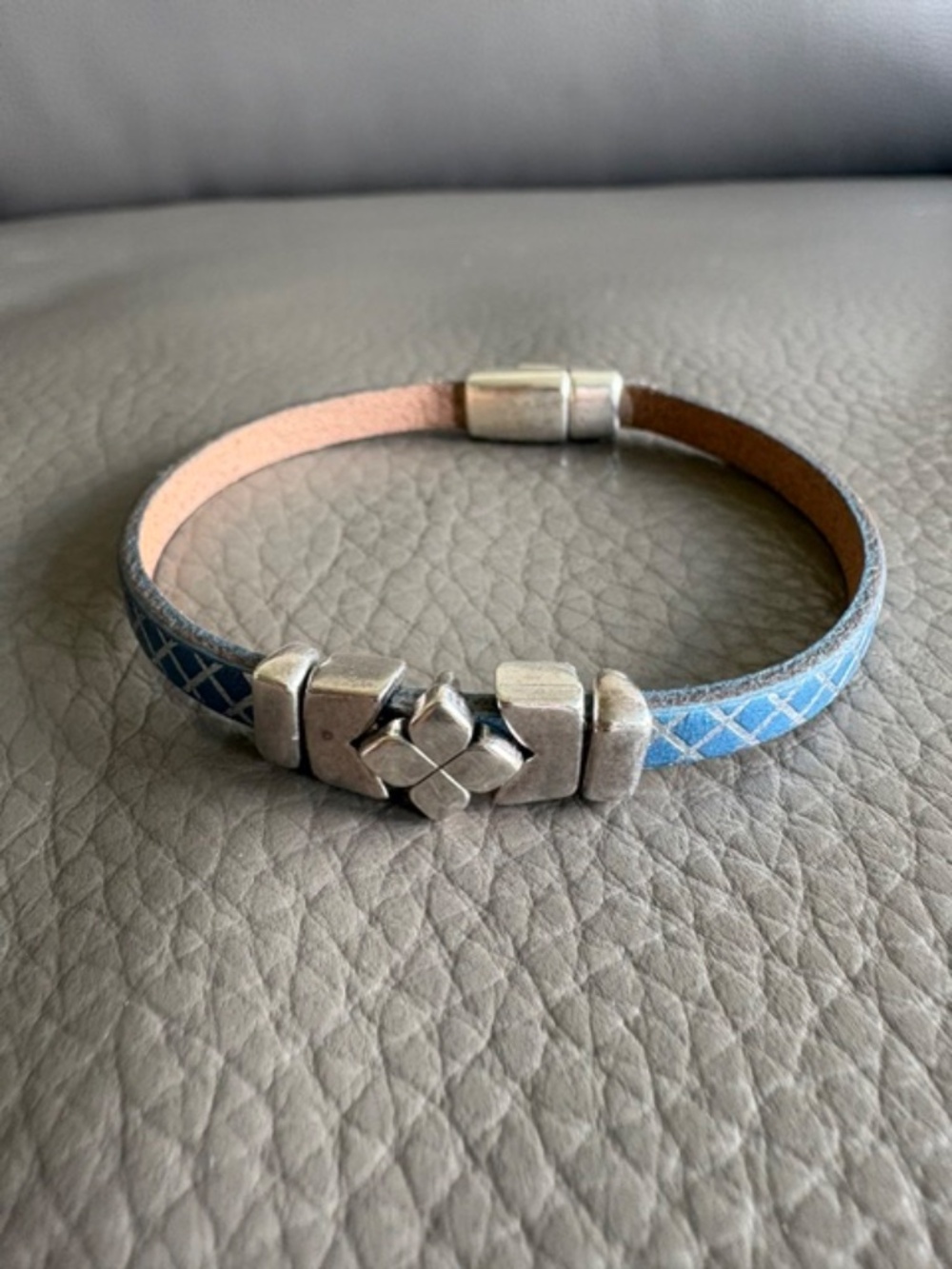 My Wristy Business (MWB) leather bracelet blue with silver Made in Canada